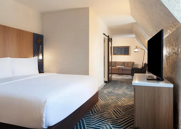 Royer Urbana Champaign, Tapestry Collection By Hilton Hotel