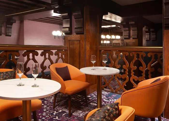 Royer Urbana Champaign, Tapestry Collection By Hilton Hotel 4*