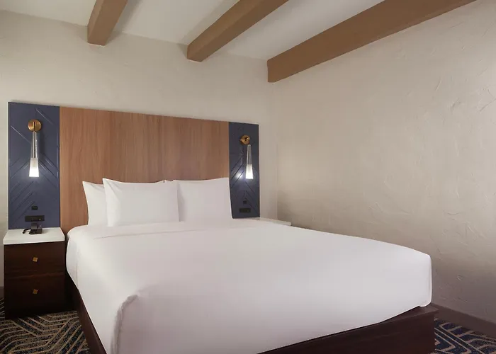 Royer Urbana Champaign, Tapestry Collection By Hilton 4* Champaign