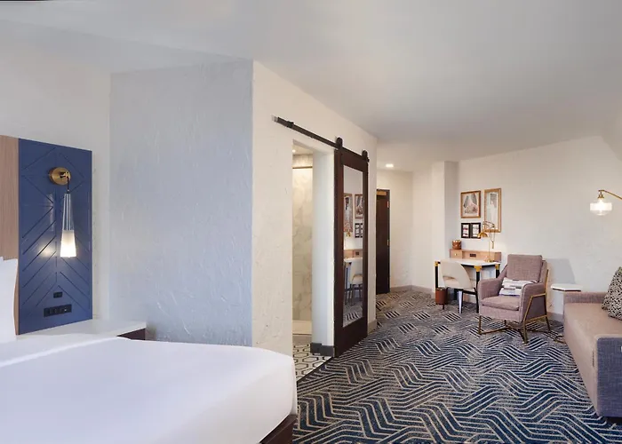 Royer Urbana Champaign, Tapestry Collection By Hilton