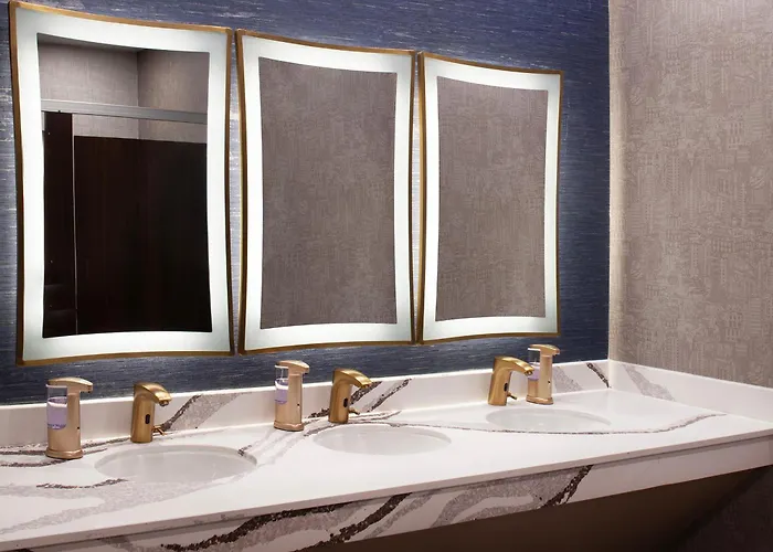Royer Urbana Champaign, Tapestry Collection By Hilton Champaign