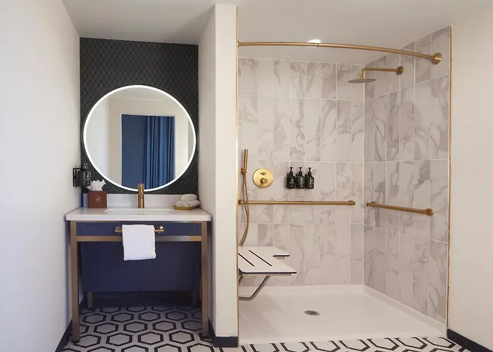 Royer Urbana Champaign, Tapestry Collection By Hilton 4* Champaign