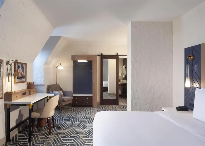 Hotel Royer Urbana Champaign, Tapestry Collection By Hilton Champaign