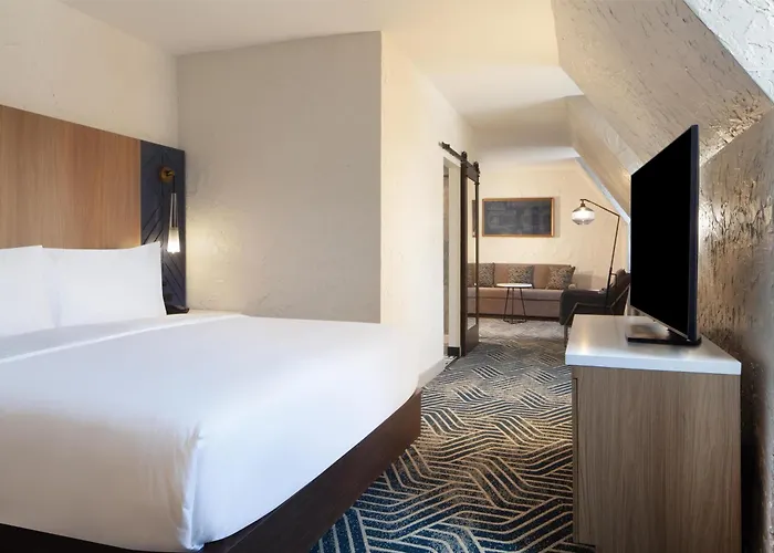 Royer Urbana Champaign, Tapestry Collection By Hilton Champaign