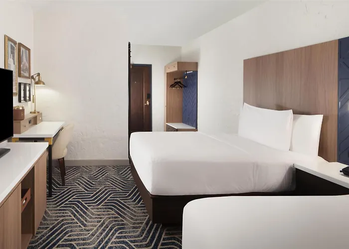 Hotel Royer Urbana Champaign, Tapestry Collection By Hilton