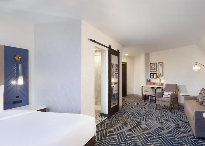 Royer Urbana Champaign, Tapestry Collection By Hilton