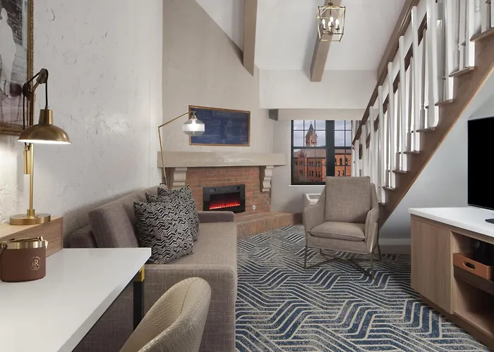 Hotel Royer Urbana Champaign, Tapestry Collection By Hilton Champaign