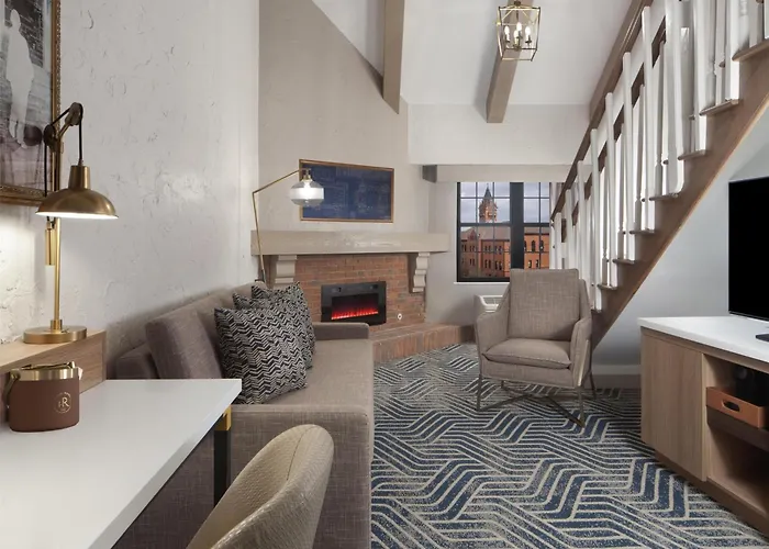 Royer Urbana Champaign, Tapestry Collection By Hilton