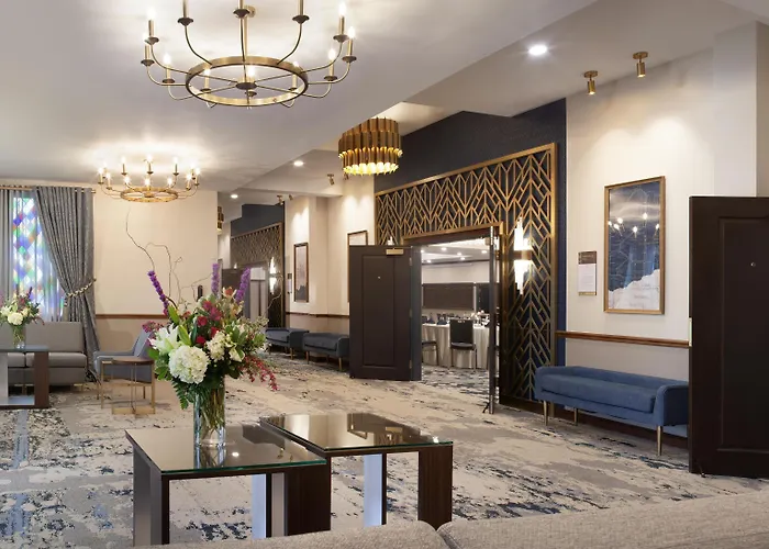 Royer Urbana Champaign, Tapestry Collection By Hilton