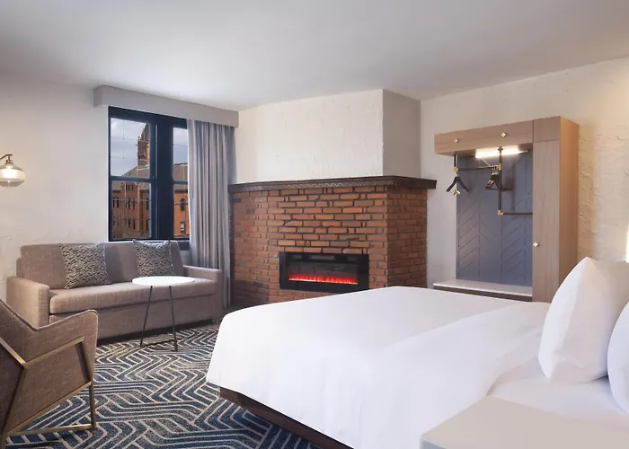Royer Urbana Champaign, Tapestry Collection By Hilton Champaign