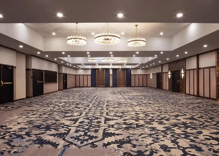 Royer Urbana Champaign, Tapestry Collection By Hilton